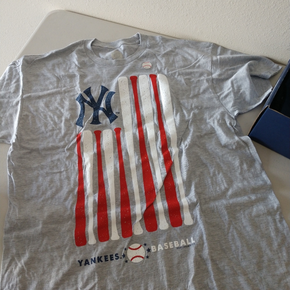 Yankee Paraphernalia - Picture 4 of 7